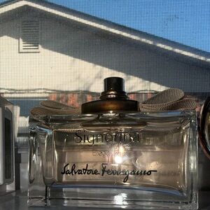 Salvatore Ferragamo Signorina Eleganza Perfume Bottle